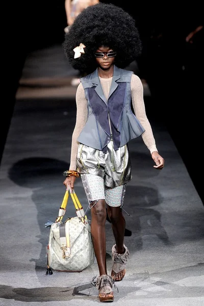 Look 49